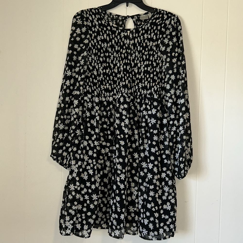 Asos Women's Size 6 Black Flowered Smocked Maxi Key Hole in Back -Dress w/lining